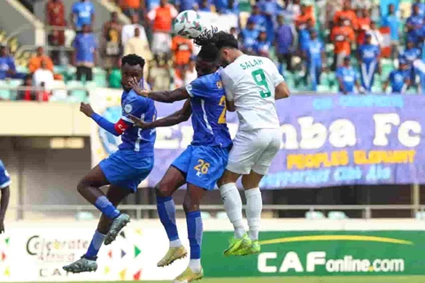 رفض هدية الزمالك.. المصري يعود بنقطة من ملعب إنيمبا في الكونفدرالية